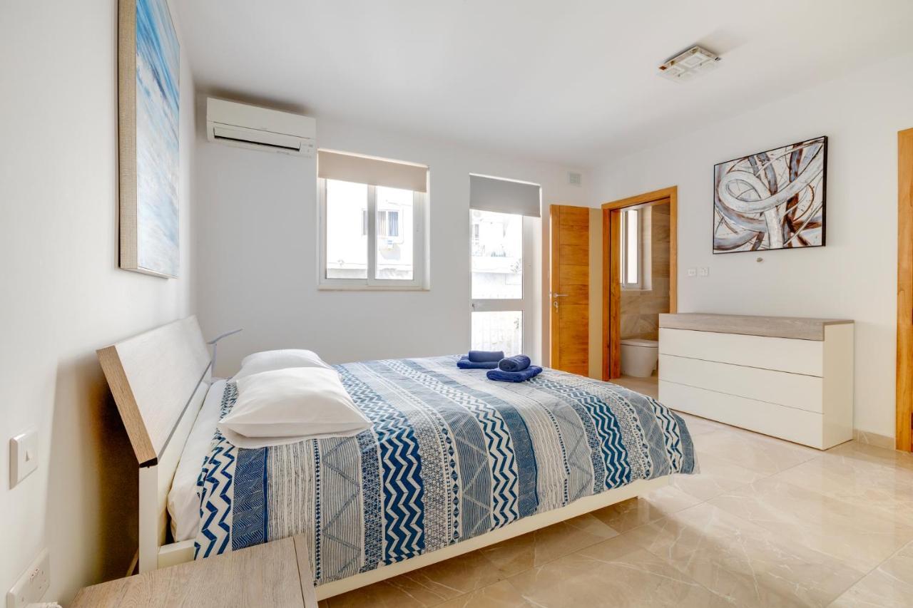 Marvellous 3Br Apartment In Central St Julians سانت جوليان المظهر الخارجي الصورة