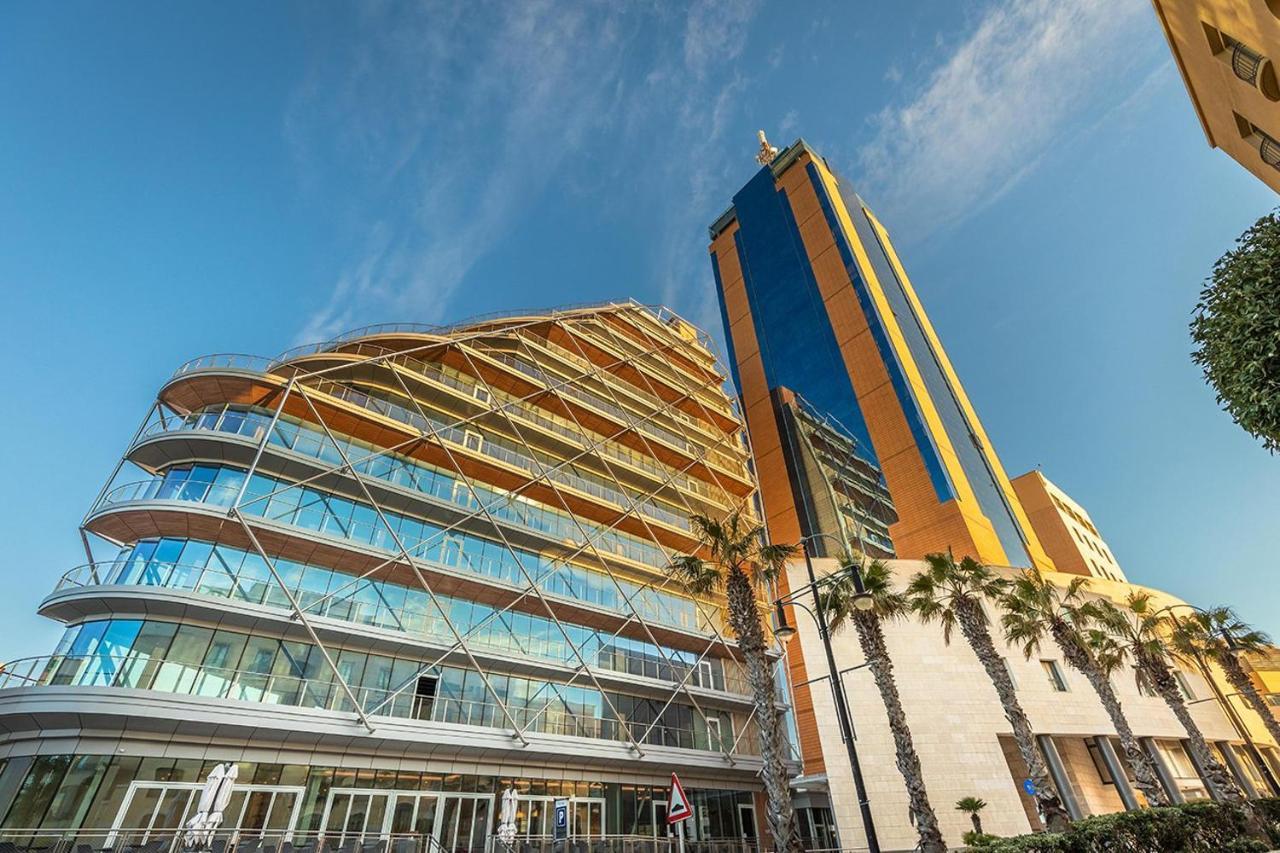 Marvellous 3Br Apartment In Central St Julians سانت جوليان المظهر الخارجي الصورة
