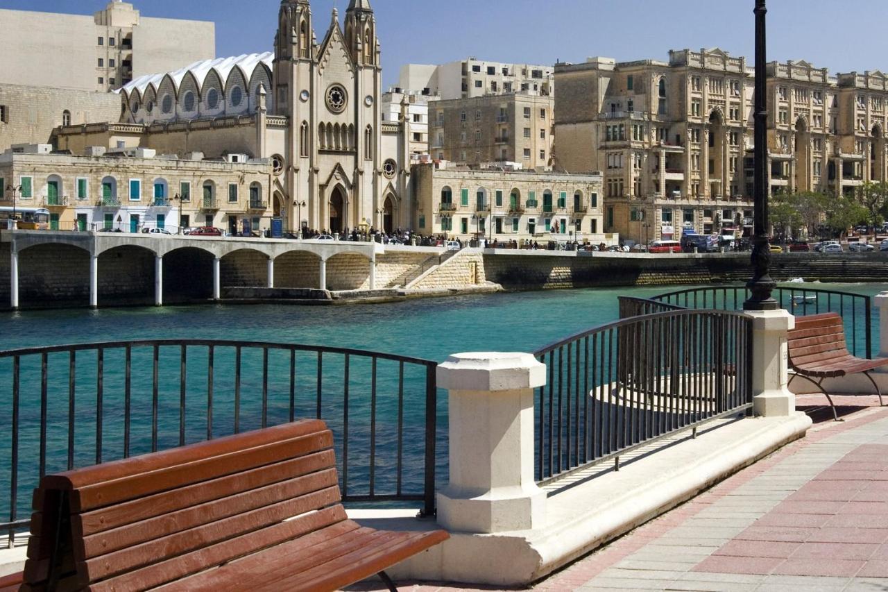Marvellous 3Br Apartment In Central St Julians سانت جوليان المظهر الخارجي الصورة